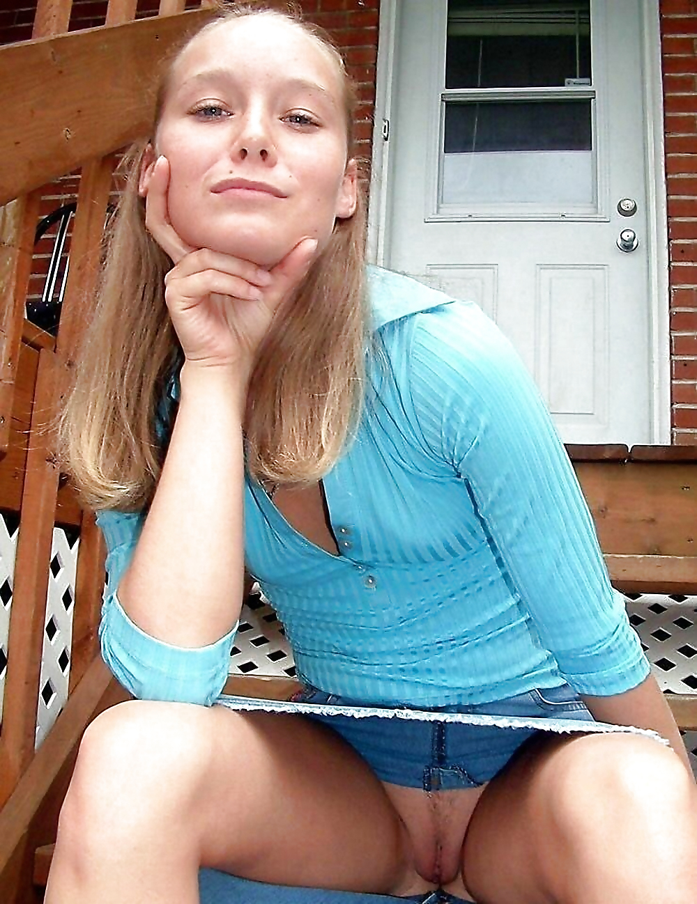 Pussy flashing in public. Have they no pride? Who cares! #18796192