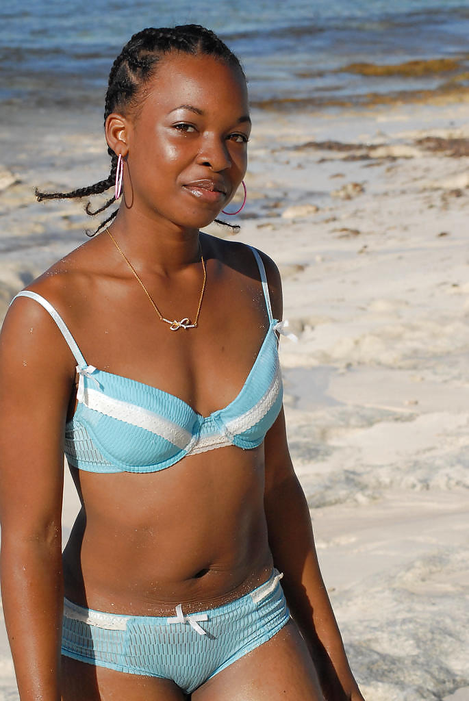 NICE BLACK TEEN ON THE BEACH #9662859