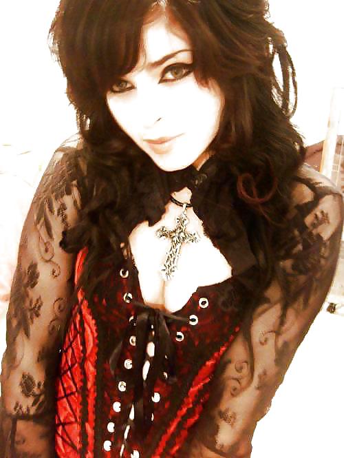 I took a fancy for some girls from the gothic side today... #12165683