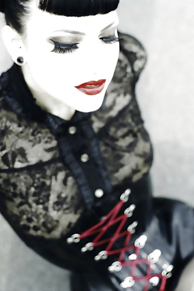 I took a fancy for some girls from the gothic side today... #12165705