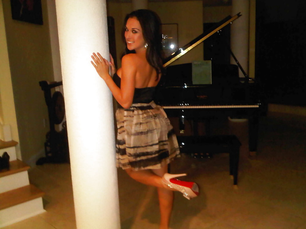 Hot Escort From,SmutDates.com #6063145