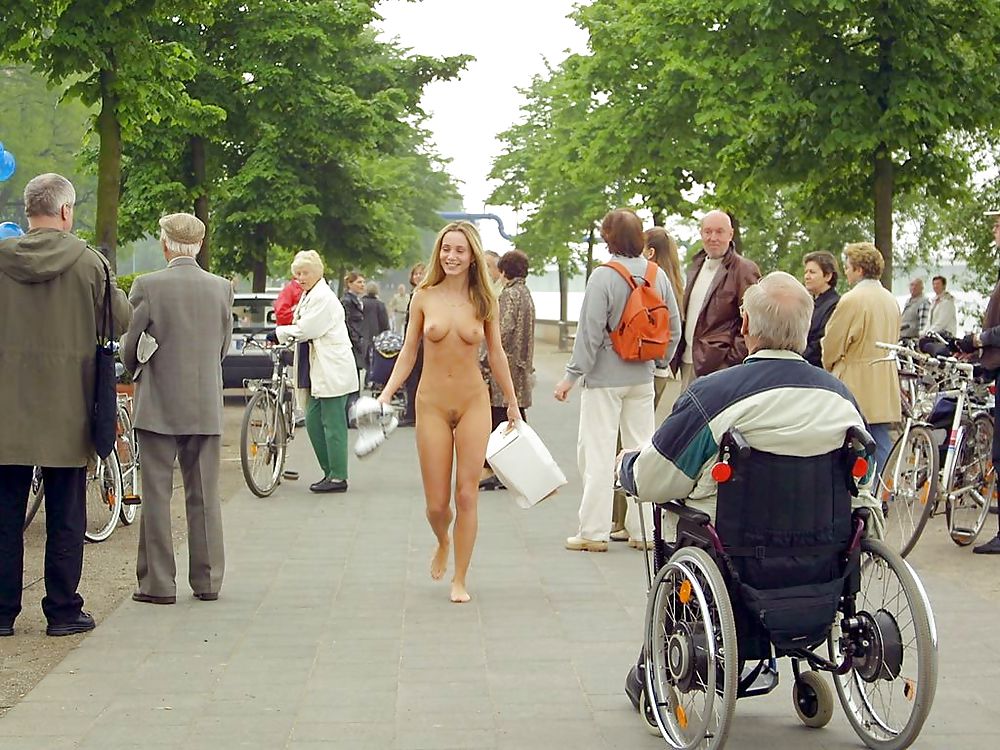 Clothed Male,Naked Female(CMNF) #7548421