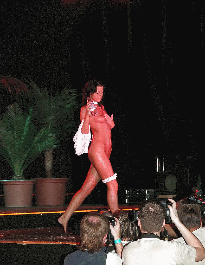 Clothed Male,Naked Female(CMNF) #7551513