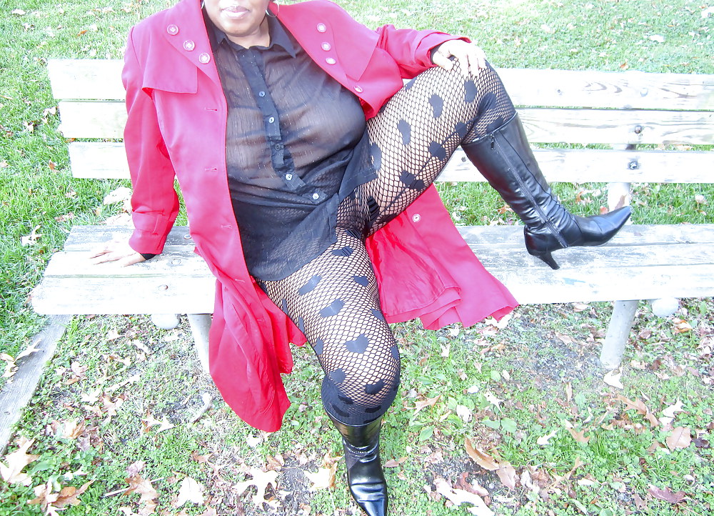 Sumthin ABout that Red Coat I #12656343