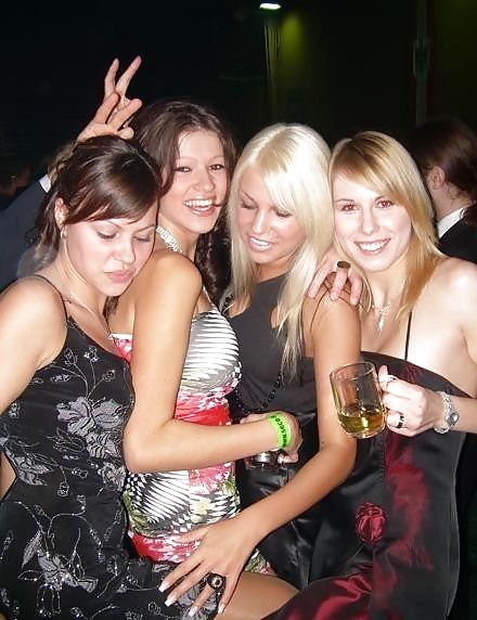 Which slut would you fuck first and why Please comment #10413320