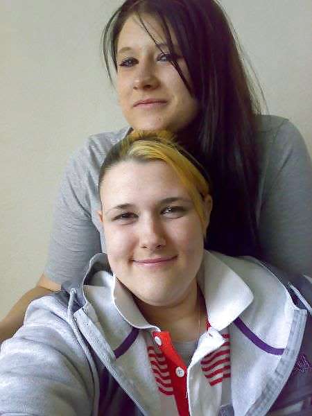 Go on fellas have a good wank over these fitties #3498944