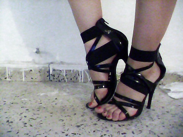 Quiero 3 machos a la vez,,, estoy mojada #16883938