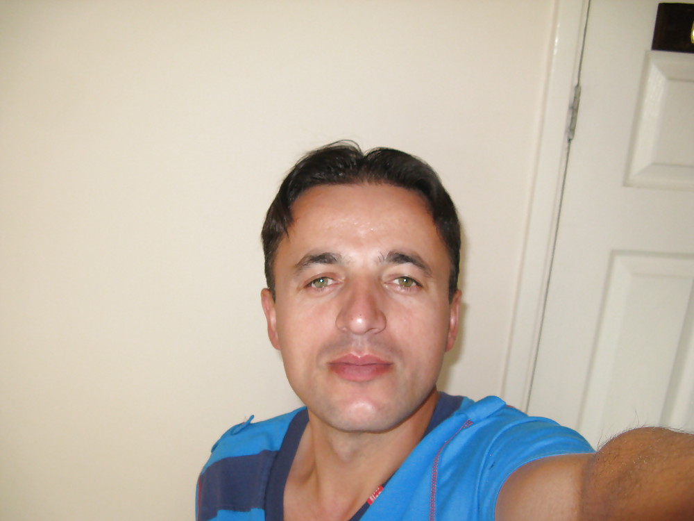 Nice looking guy,wants to show you new experiences in bed. #6140583