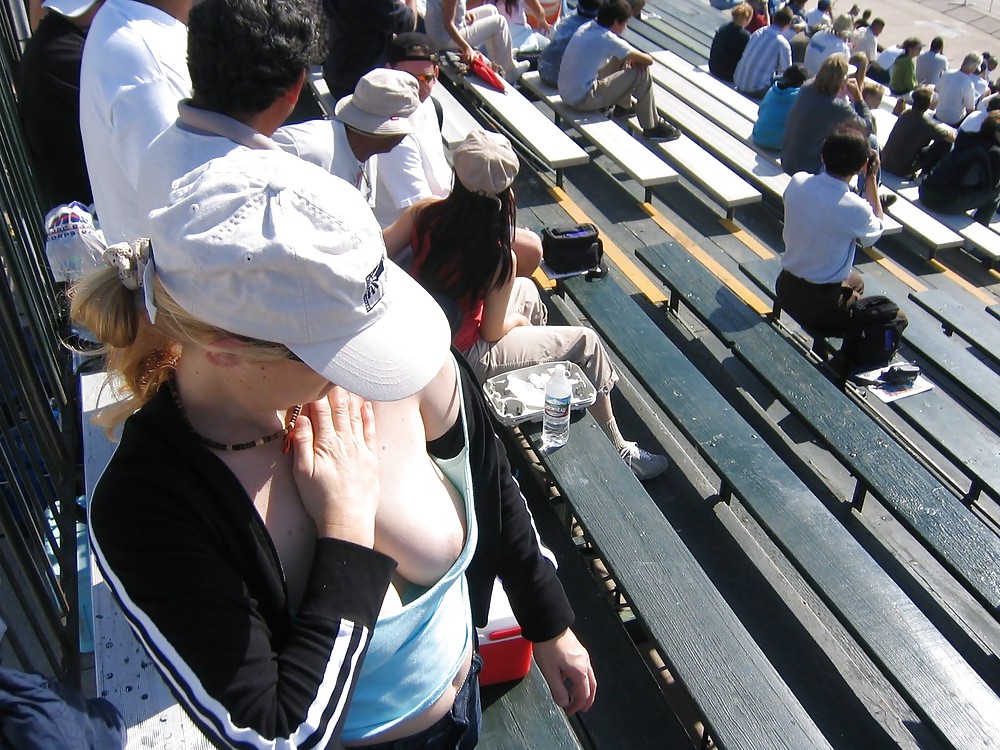 Downblouse - nip slip #13392742