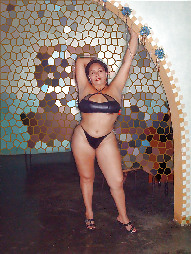 Can anyone tell me who this Latina Mature is? #6918563