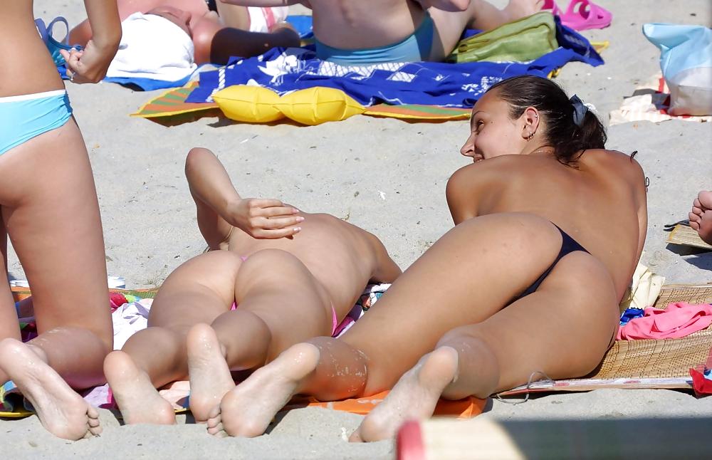 Bikinis pantys and nice butts #1809915