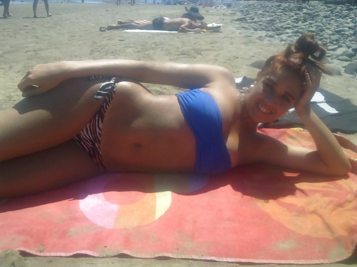 She wants to show her ass. Take a look, then. #28580956