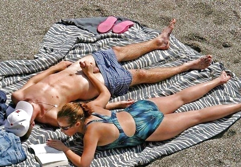 Jerking and reading at the same time #38987740