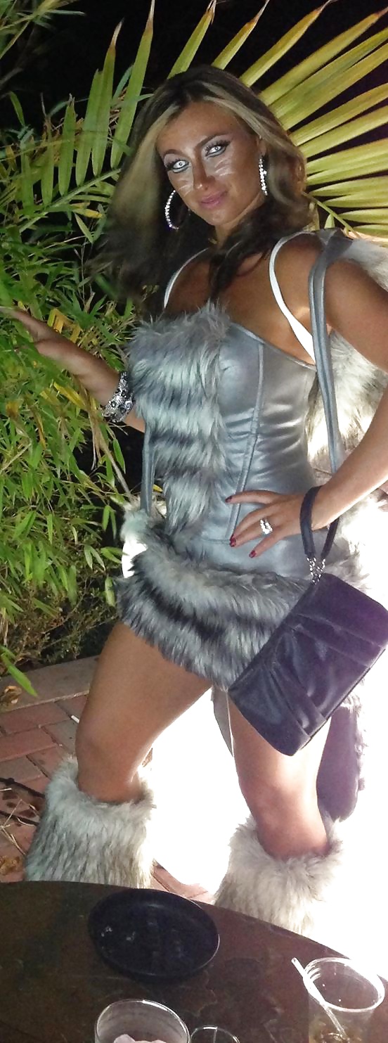 One of the hottest MILFS I have ever seen  #30643577