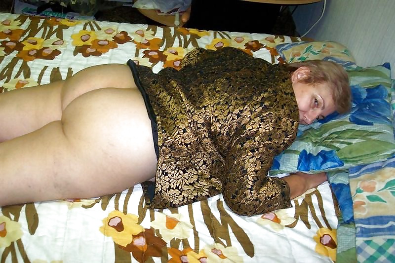 Grannies bending over and showing ass #39444517