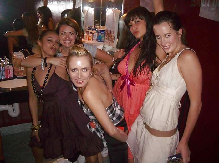 What really happens in the ladies toilets #40519337