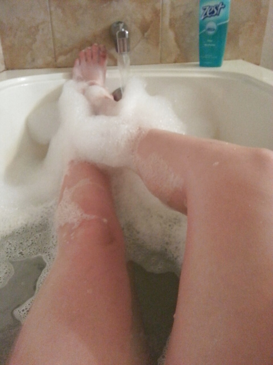 Getting ready for a bath #25328671