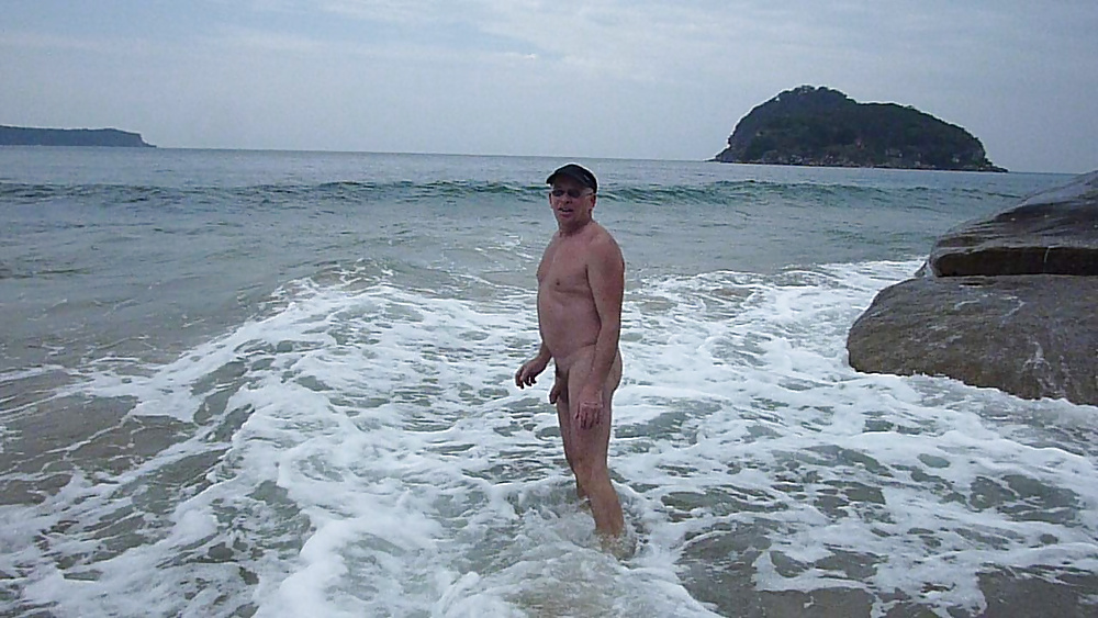 Nat hangs out with vraig for a funday at the beach #28238985