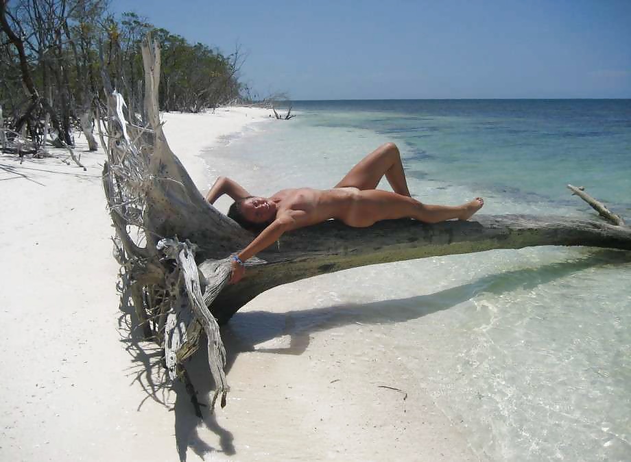 From the Moshe Files: Beach Babes To Look For This Summer #34659623