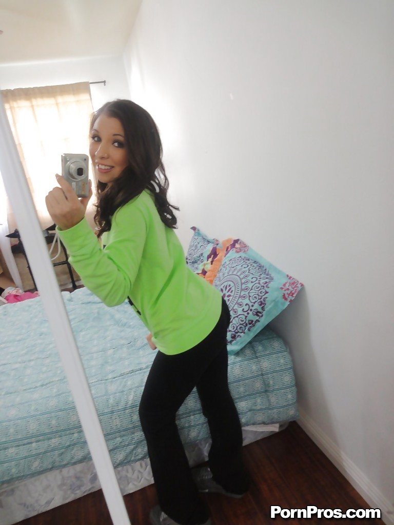 New self shot picture gallery compliments of Latina babe Sasha Hall #51822019
