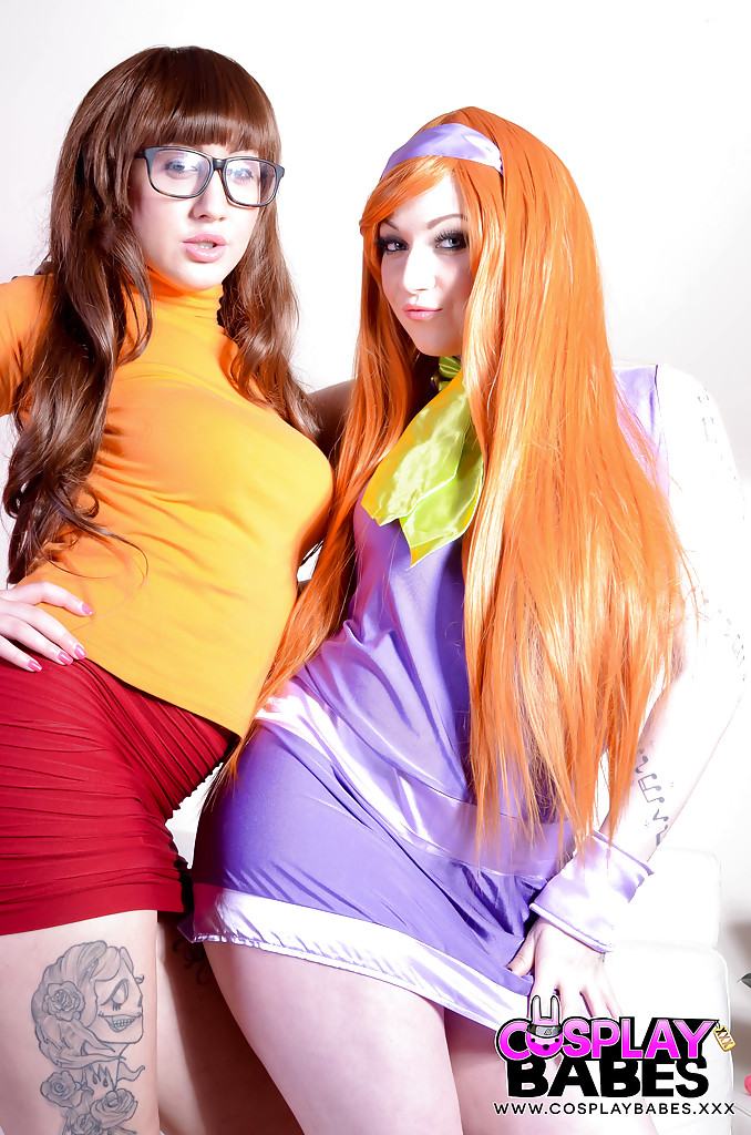 Cosplay fetish models Harmony Reigns and Elouise Please toy shaved twats #50380678
