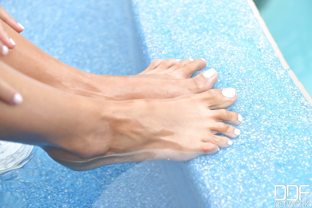 Leggy dark haired babe Alexa Tomas toying outdoors by pool in barefeet #51323671
