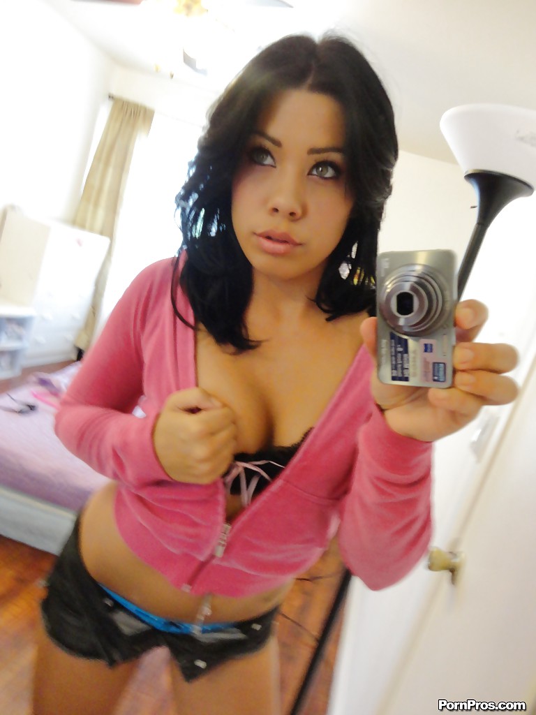 18 year old hottie Summer Stetson taking topless selfshots in mirroe #51845061