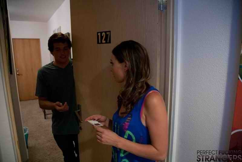 Victoria Lawson Welcomes Her New Neighbor With a Goof Fuck #70815504