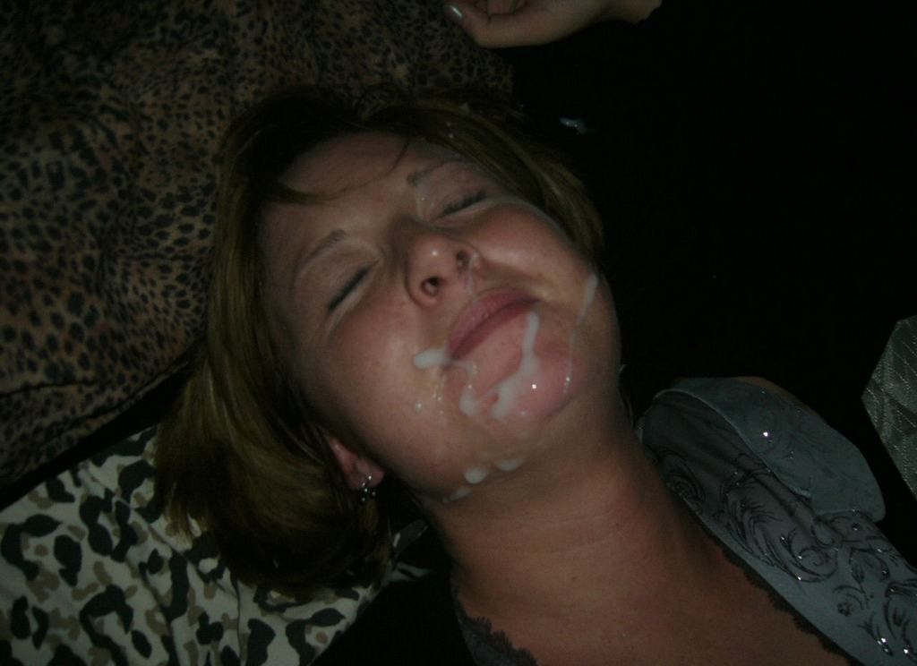 Homemade pix of amateur girlfriend getting cum splashed on face #75912728