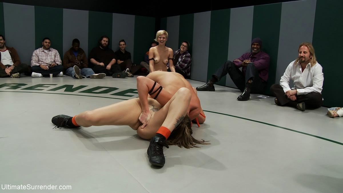 Non-scripted group lesbian wrestling in front of the audience #71981479