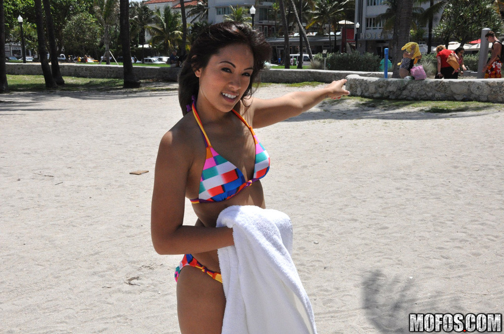 Alliyah Sky brings home a random guy from the beach for casual sex #77954455