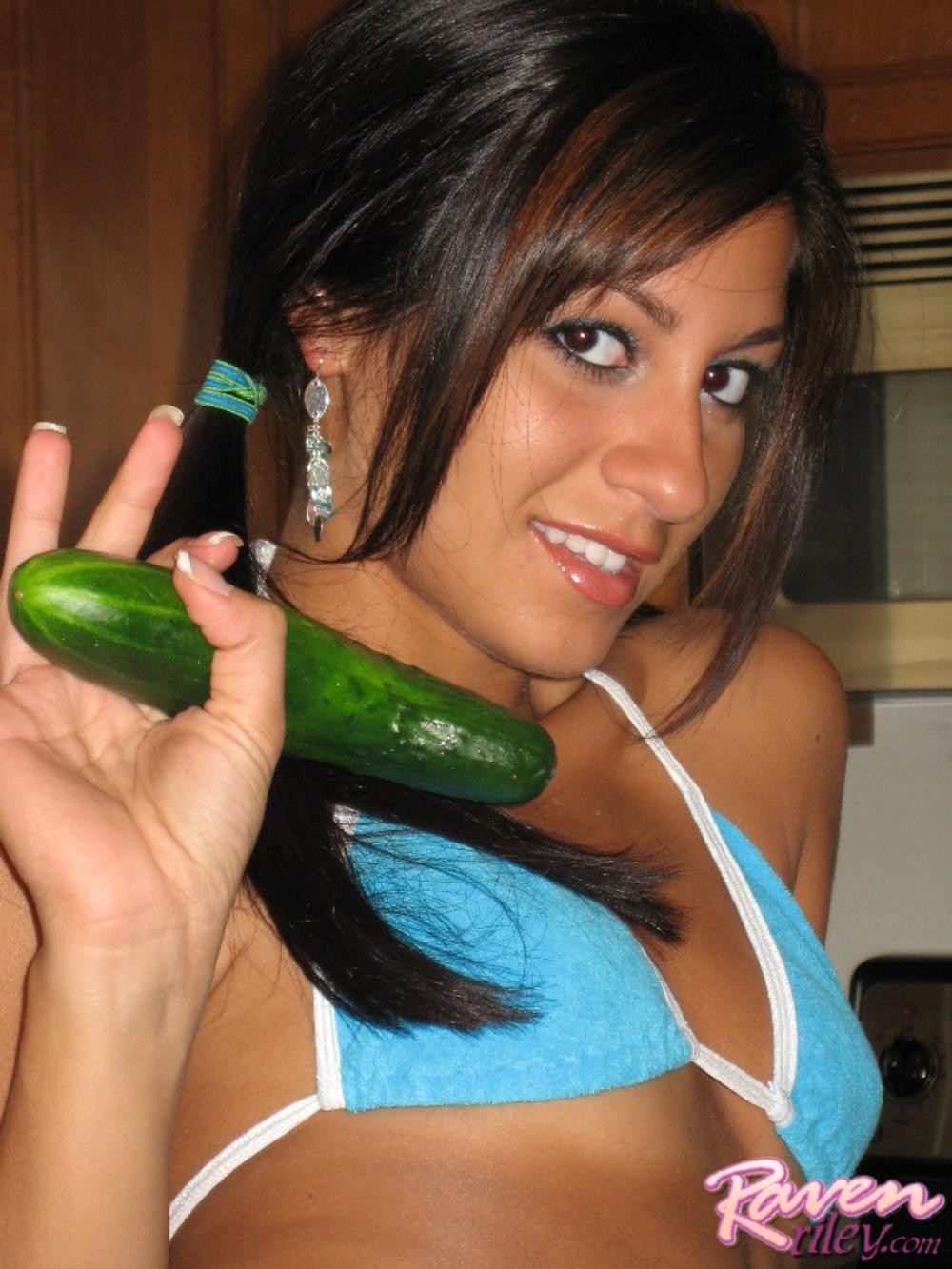 Raven Riley peels aside her bikini and rams a cucumber up her snatch #74509431