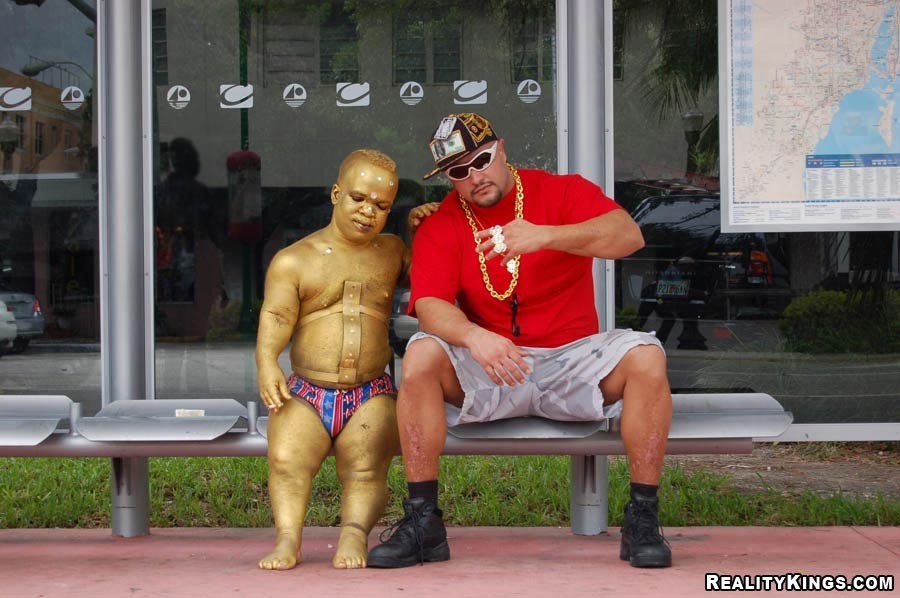 Check out the hottest and sickest babe costumes in these holloween parties from  #67361272