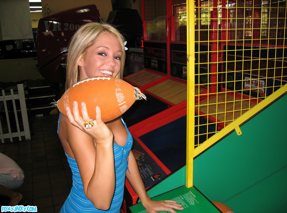 Foxy Jacky playing some mini golf and arcade games #73830108