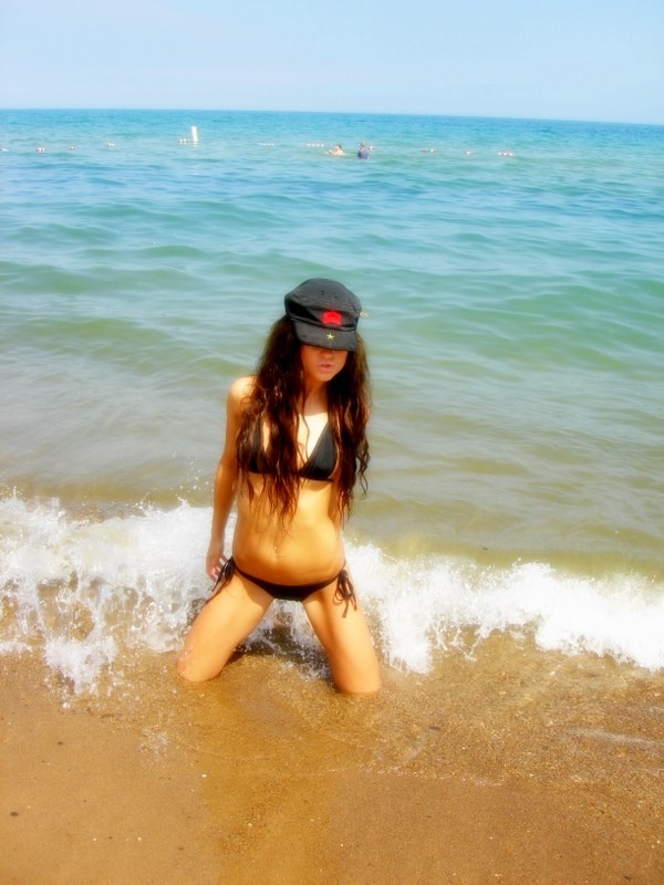 Hot models showing off bubble butts #68130994