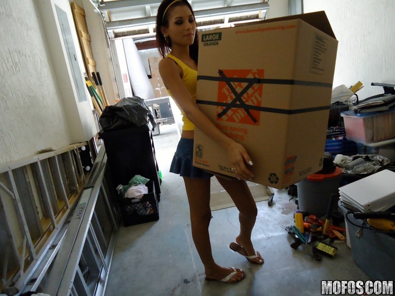Hot ass latina gives a blowjob and gets banged hard in a truck #77967221