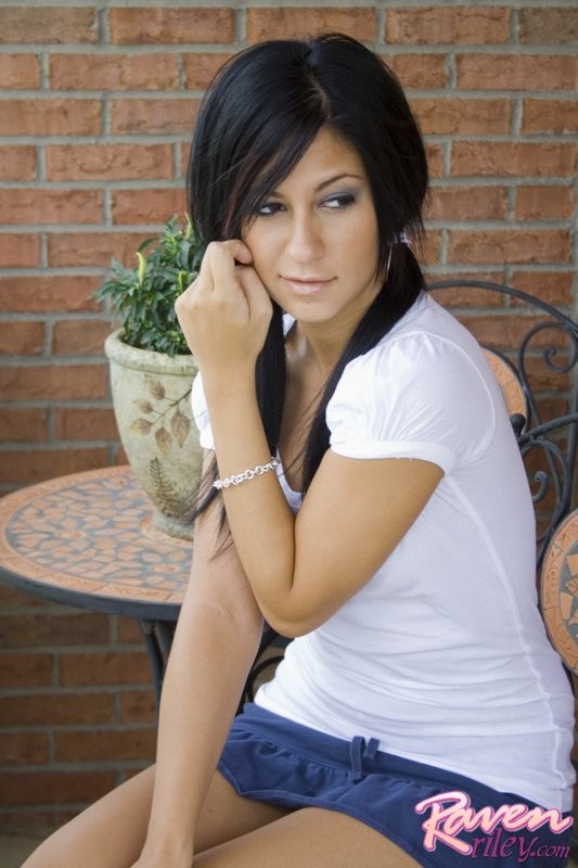 beautiful raven riley plays with her tits and spreads her pussy #70540275