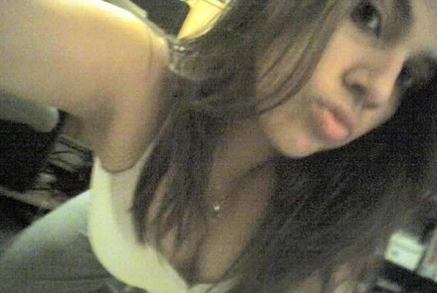 Nice collection of an amateur Spanish hottie's sexy selfpics #77957181