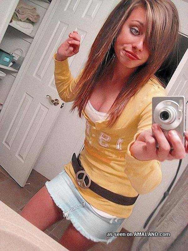 Hot emo cutie's sexy selfpics #68460218