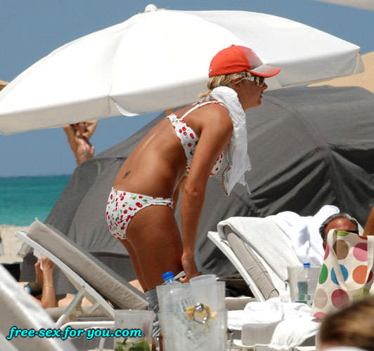 Gemma Atkinson posing in bikini on beach paparazzi pictures #75435021