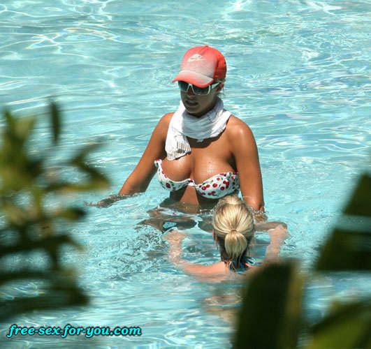 Gemma Atkinson posing in bikini on beach paparazzi pictures #75435040