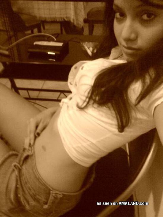 Mexican hottie posing seductively on cam #77960620