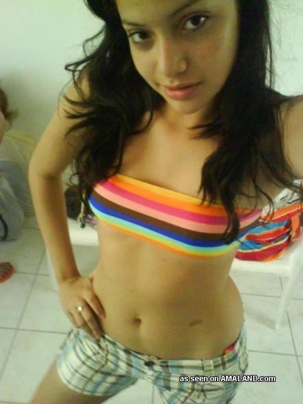 Mexican hottie posing seductively on cam #77960671