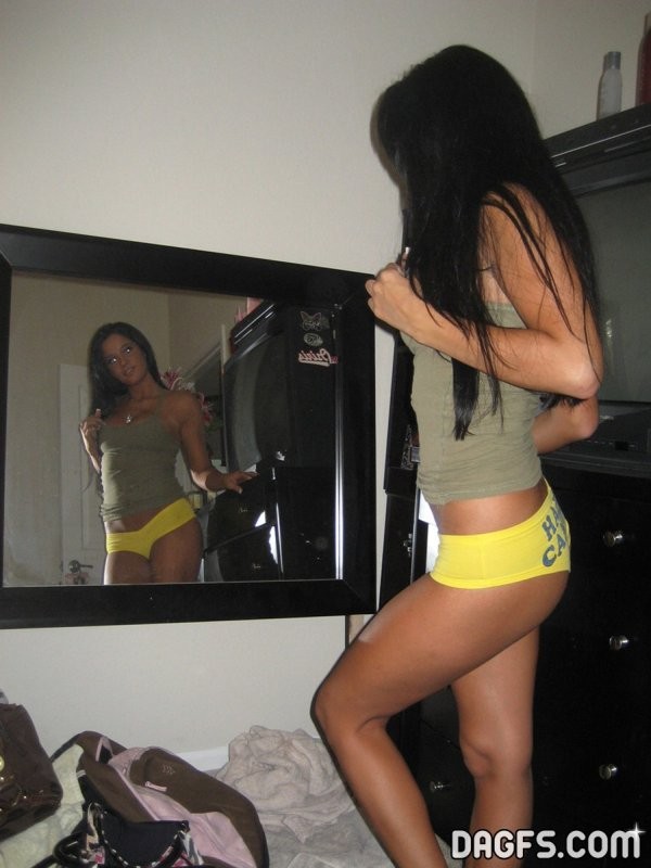 Luscious Latina hottie gets naked and shows off her beautiful body #67700051