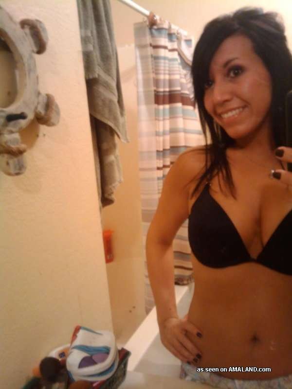 Latina GFs whoring their pussies on cam at home #77959889
