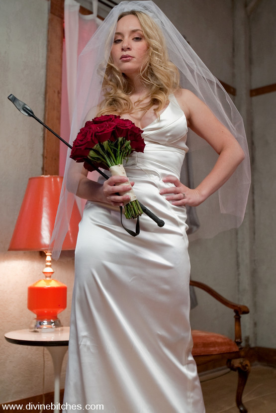 Aiden Starr and Daniel are in Las Vegas and just got married. They make their wa #68592304