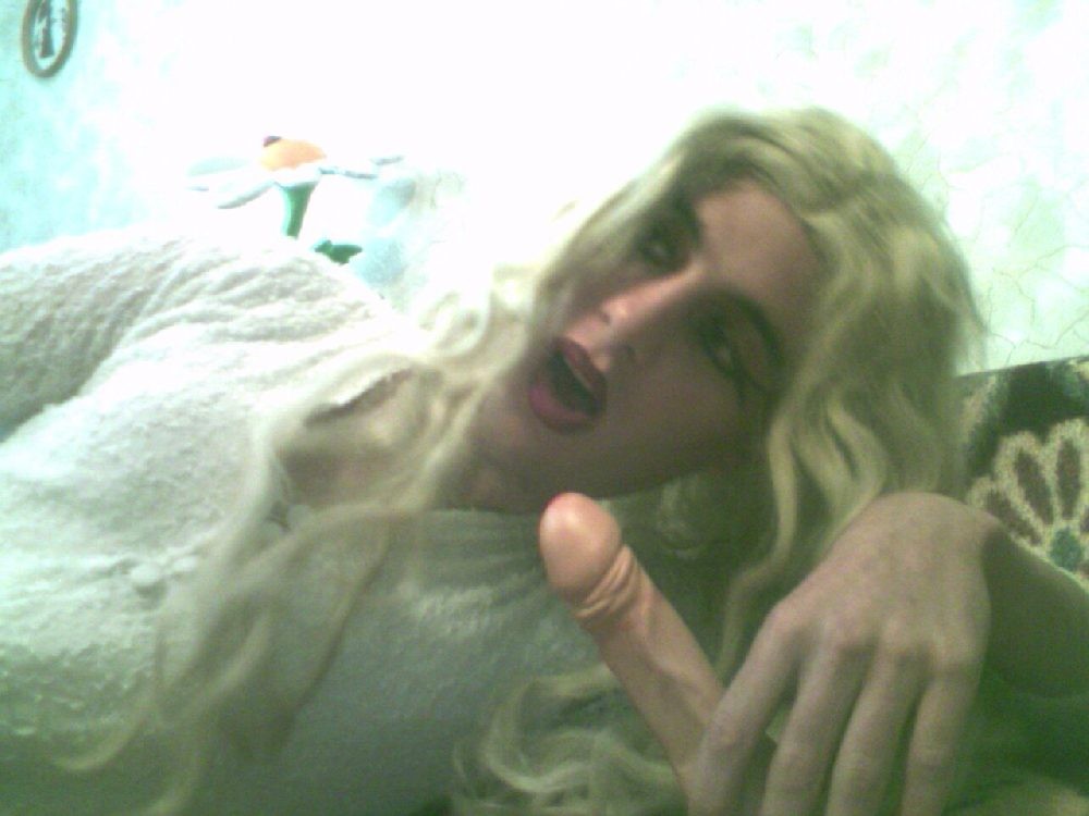 Real Tranny Gfs posing and showing big cocks #79108116