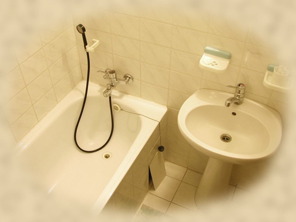 Unsuspecting babe filmed with hidden camera in the shower #71653837