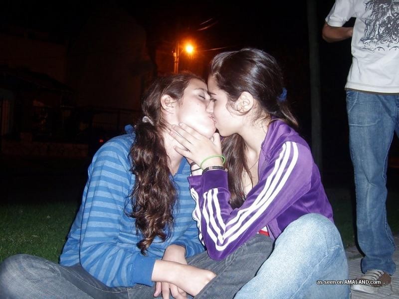 Compilation of naughty lesbo lovers having fun on cam #77031127
