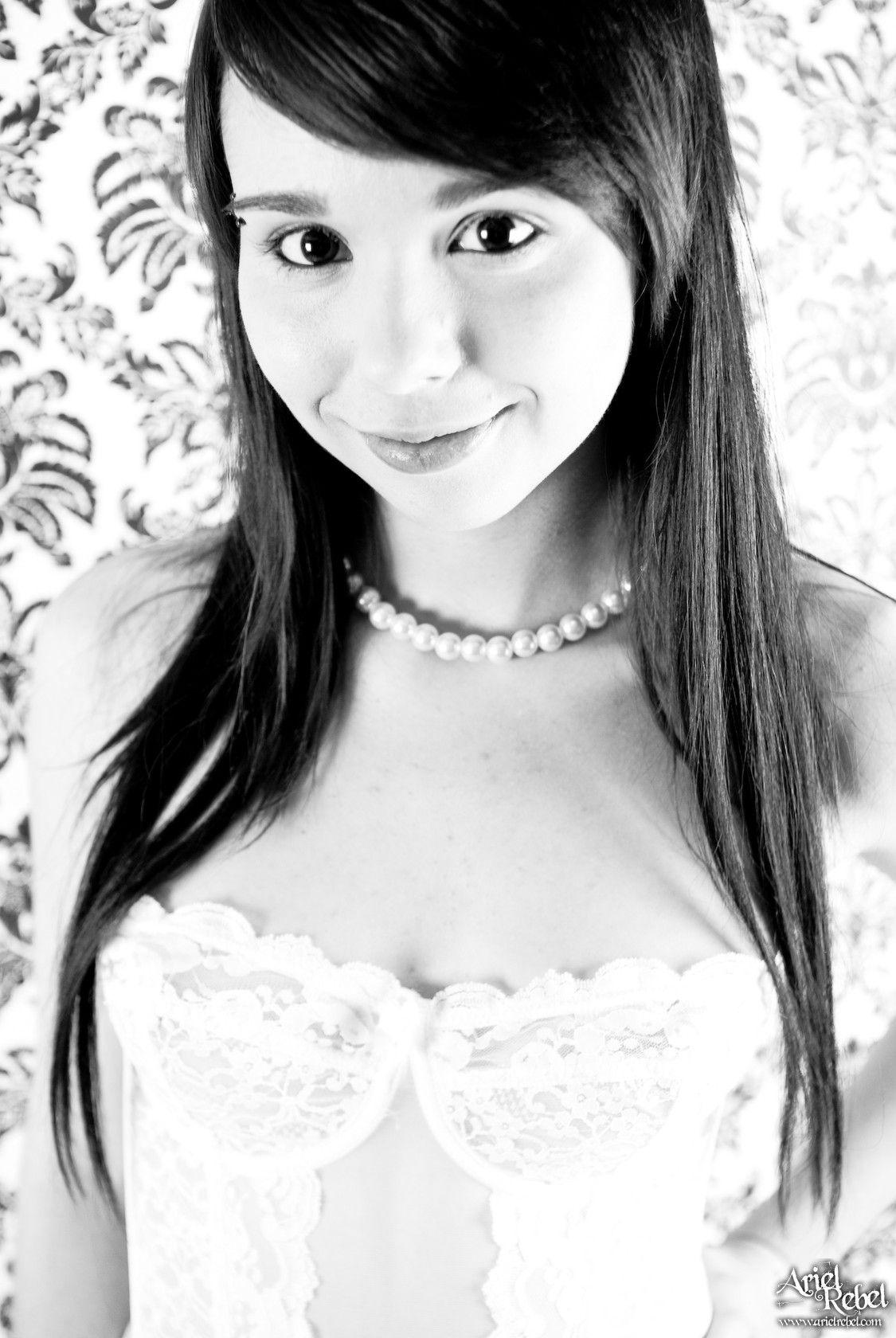 Pictures of Ariel Rebel looking vintage in black and white #53299291